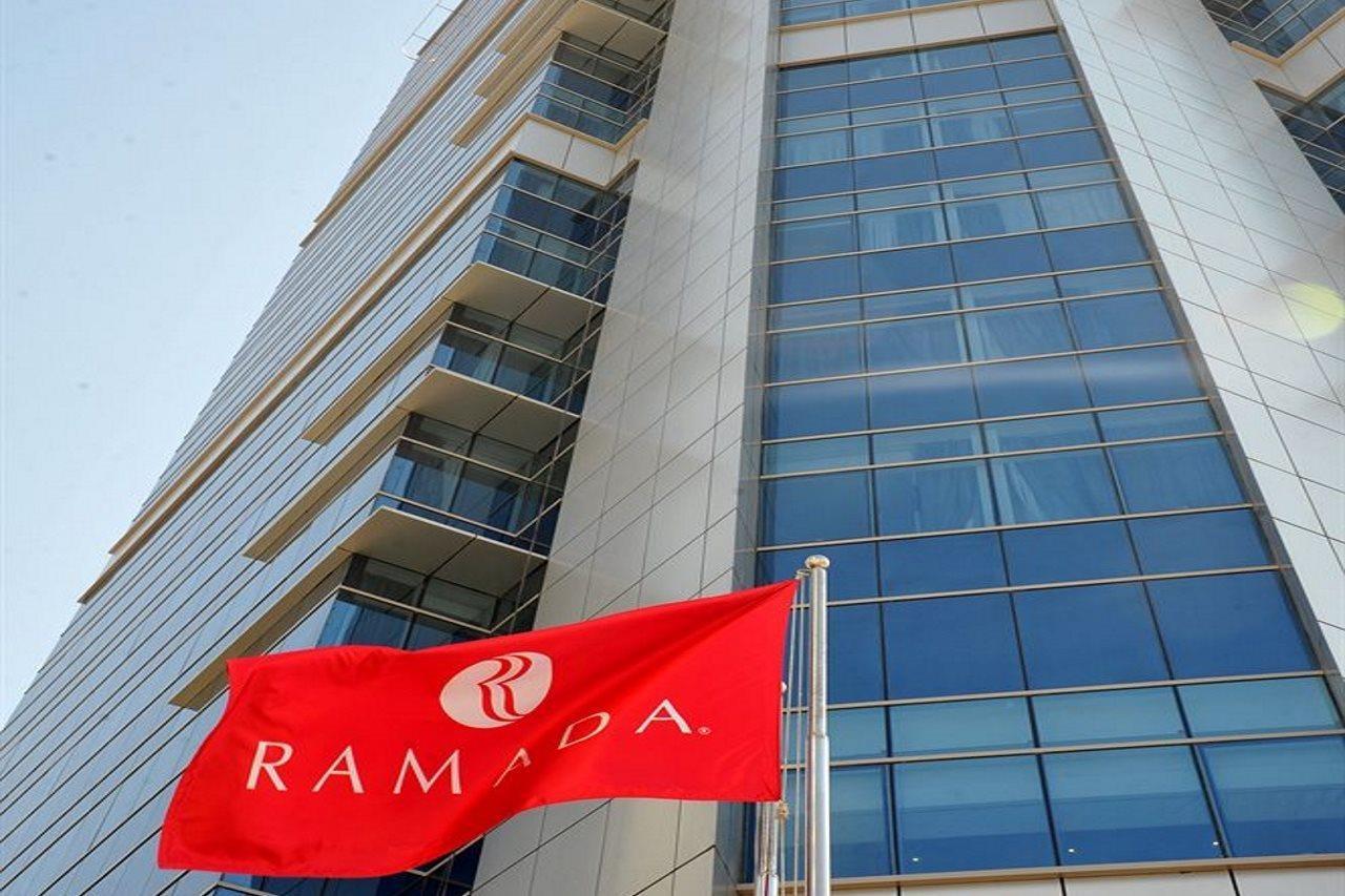 Hotel Ramada Abu Dhabi Corniche Zewnętrze zdjęcie